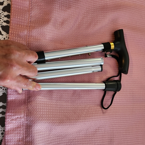 Walking stick folding easily to storage - Picture 3 of 5